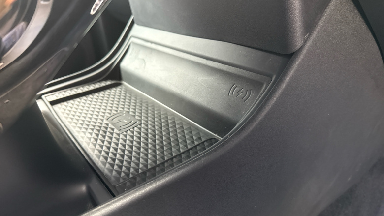 Land Rover Range Rover Evoque 2.0 D200 R-Dynamic HSE 5dr Auto Diesel Hatchback